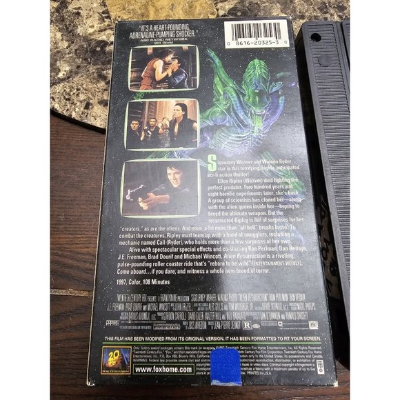 Alien Resurrection (VHS, 1998) Movie Rated R - Picture 3 of 3